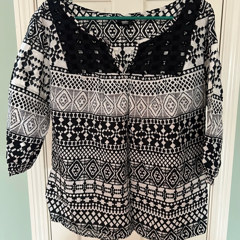 Women’s Mossimo XL Black & White Blouse 3/4 Sleeves